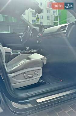 Внедорожник / Кроссовер Audi Q5 2017 в 