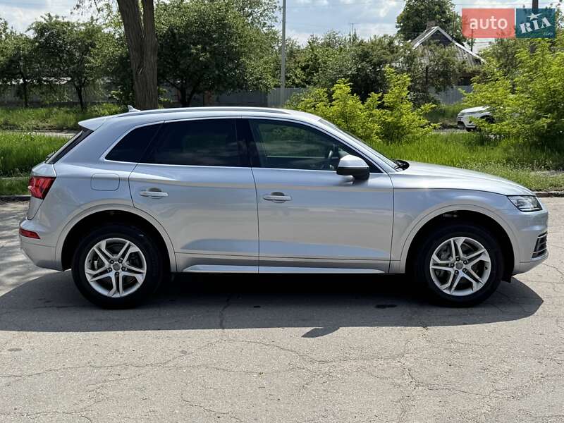 Внедорожник / Кроссовер Audi Q5 2019 в Киеве