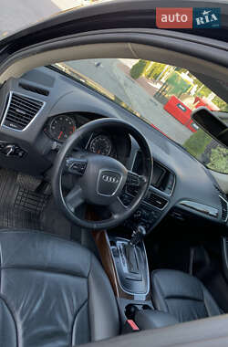 Внедорожник / Кроссовер Audi Q5 2010 в 