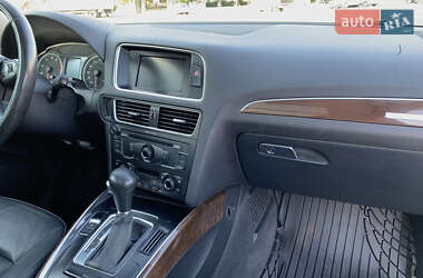 Внедорожник / Кроссовер Audi Q5 2010 в 