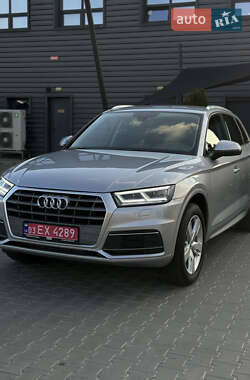 Позашляховик / Кросовер Audi Q5 2018 в 