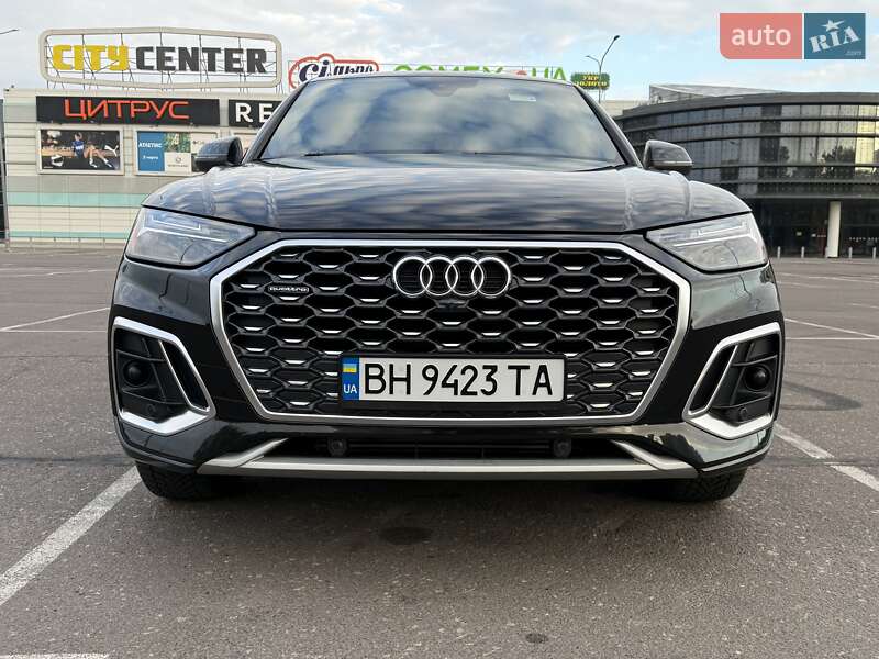 Внедорожник / Кроссовер Audi Q5 2021 в 