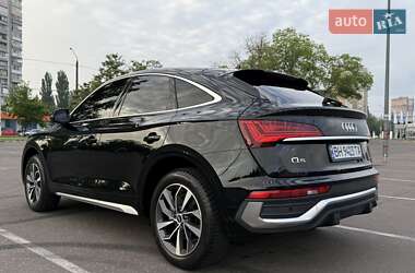 Внедорожник / Кроссовер Audi Q5 2021 в 