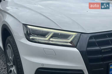 Внедорожник / Кроссовер Audi Q5 2018 в 