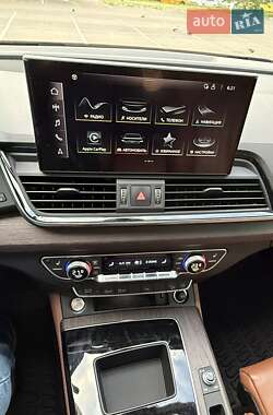 Внедорожник / Кроссовер Audi Q5 2021 в 