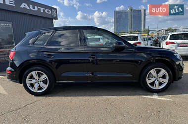 Внедорожник / Кроссовер Audi Q5 2018 в 