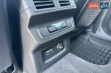 Позашляховик / Кросовер Audi Q5 2021 в 