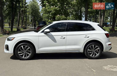 Внедорожник / Кроссовер Audi Q5 2021 в 