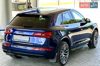 Внедорожник / Кроссовер Audi Q5 2017 в 