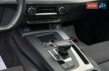 Внедорожник / Кроссовер Audi Q5 2018 в 