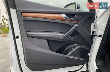 Внедорожник / Кроссовер Audi Q5 2021 в 