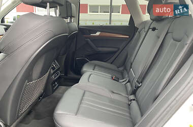 Внедорожник / Кроссовер Audi Q5 2021 в 