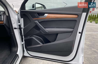Внедорожник / Кроссовер Audi Q5 2021 в 
