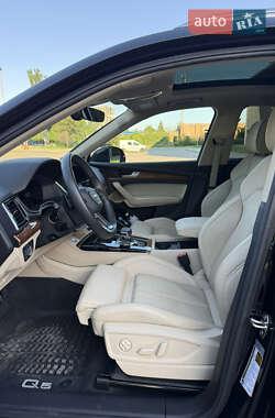Внедорожник / Кроссовер Audi Q5 2023 в 