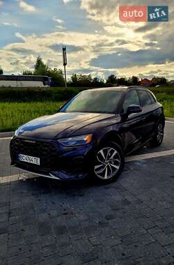 Позашляховик / Кросовер Audi Q5 2021 в 