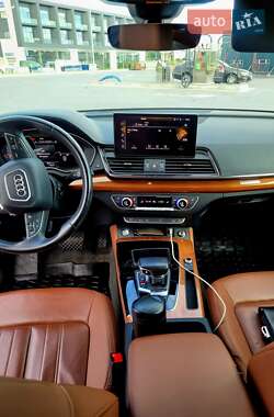 Позашляховик / Кросовер Audi Q5 2021 в 