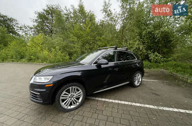 Внедорожник / Кроссовер Audi Q5 2017 в 