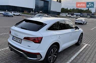 Внедорожник / Кроссовер Audi Q5 2022 в 