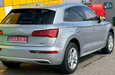 Позашляховик / Кросовер Audi Q5 2019 в 