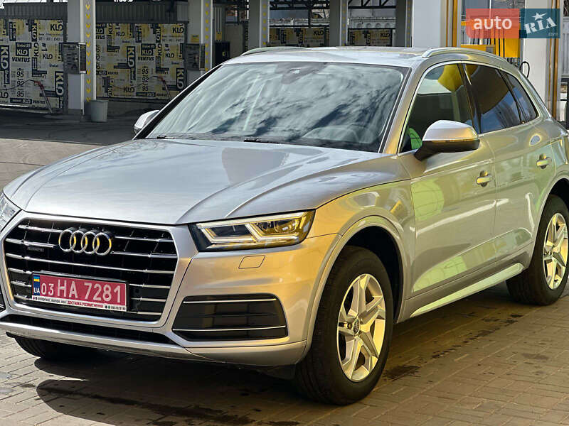 Позашляховик / Кросовер Audi Q5 2019 в 