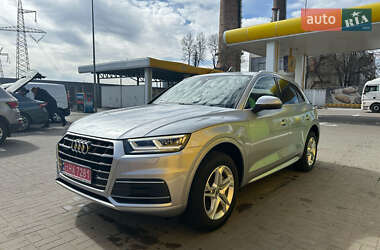Позашляховик / Кросовер Audi Q5 2019 в 