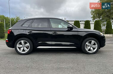 Позашляховик / Кросовер Audi Q5 2018 в 