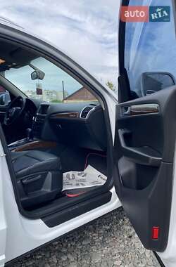 Позашляховик / Кросовер Audi Q5 2010 в 