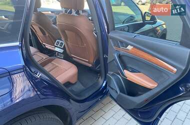 Позашляховик / Кросовер Audi Q5 2021 в 