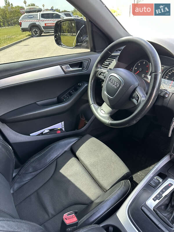 Внедорожник / Кроссовер Audi Q5 2009 в Днепре