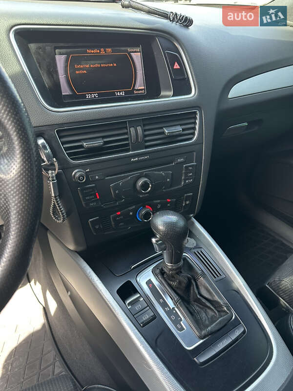 Внедорожник / Кроссовер Audi Q5 2009 в Днепре