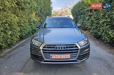 Внедорожник / Кроссовер Audi Q5 2017 в 