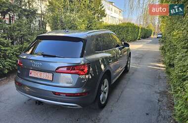 Внедорожник / Кроссовер Audi Q5 2017 в 