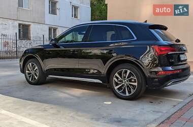 Внедорожник / Кроссовер Audi Q5 2021 в 
