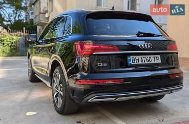 Внедорожник / Кроссовер Audi Q5 2021 в 
