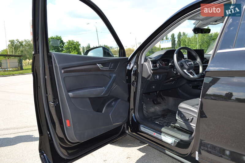 Внедорожник / Кроссовер Audi Q5 2023 в Киеве