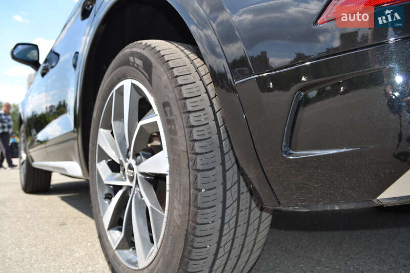 Внедорожник / Кроссовер Audi Q5 2023 в Киеве