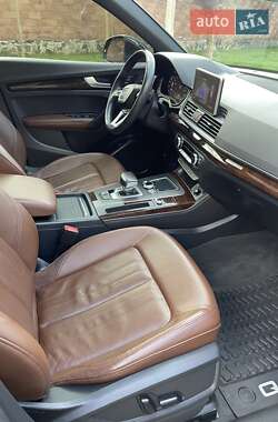 Внедорожник / Кроссовер Audi Q5 2019 в 