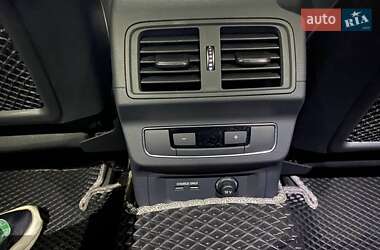 Позашляховик / Кросовер Audi Q5 2023 в 