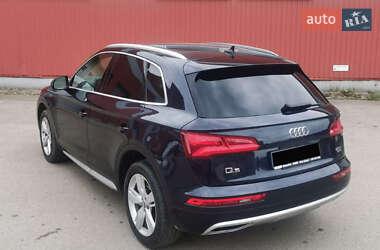 Внедорожник / Кроссовер Audi Q5 2017 в 
