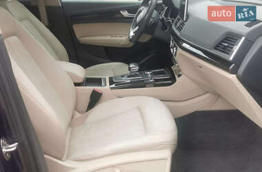 Внедорожник / Кроссовер Audi Q5 2017 в 