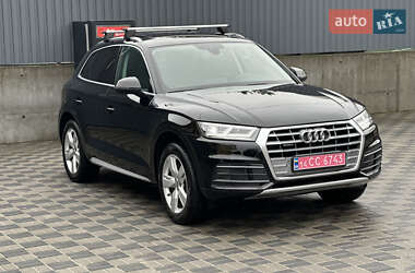 Позашляховик / Кросовер Audi Q5 2018 в 