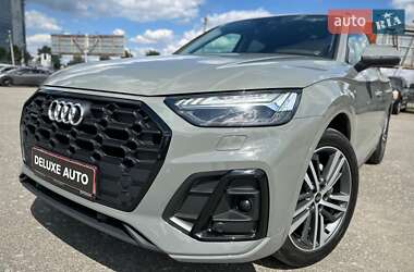 Внедорожник / Кроссовер Audi Q5 2022 в 