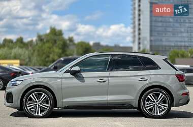 Внедорожник / Кроссовер Audi Q5 2022 в 