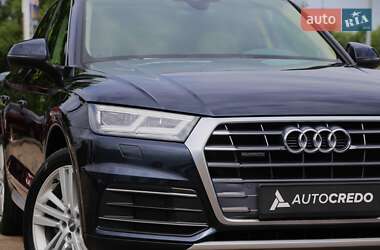 Позашляховик / Кросовер Audi Q5 2019 в 