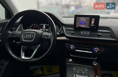 Внедорожник / Кроссовер Audi Q5 2017 в 