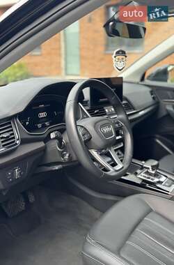 Внедорожник / Кроссовер Audi Q5 2021 в 