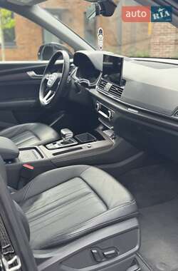 Внедорожник / Кроссовер Audi Q5 2021 в 