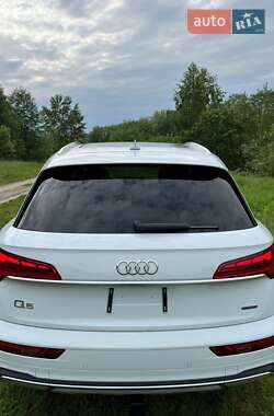 Внедорожник / Кроссовер Audi Q5 2021 в 