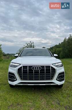 Внедорожник / Кроссовер Audi Q5 2021 в 