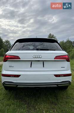 Внедорожник / Кроссовер Audi Q5 2021 в 
